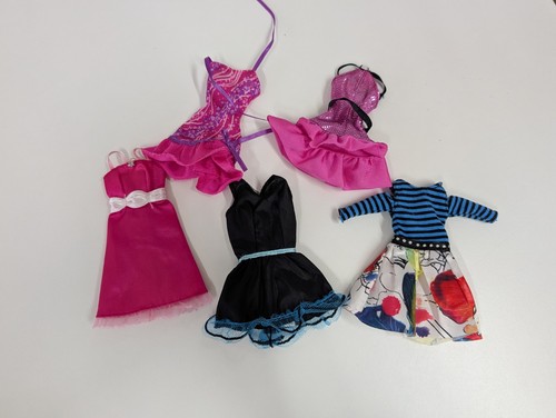 Barbie dresses bundle - barbie, pieces