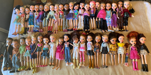 Huge lot bundle - bratz, 2001